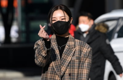 [TEN 포토] 마마무 휘인 '하트도 사랑스러워'
