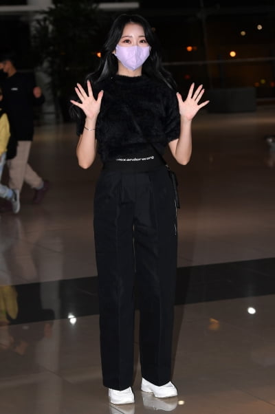 [TEN 포토] 홍지윤 '패셔니스타 한파에도 반팔'
