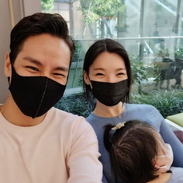윤남기♥이다은 "동거 첫 날"…두드러기 난 딸과 병원 방문 '가족 케미' [TEN★]