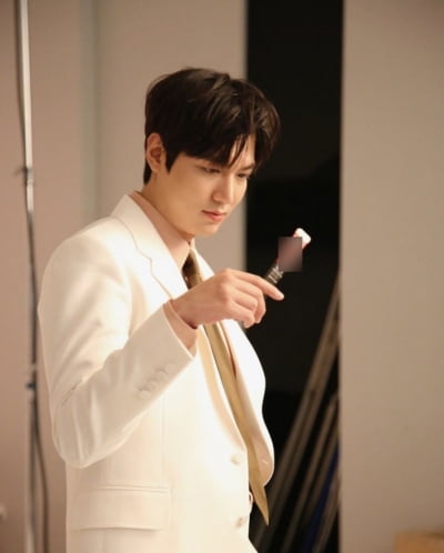 이민호, 광고보다 잘생긴 얼굴에 시선 고정...어느 각도에서도 완벽[TEN★]