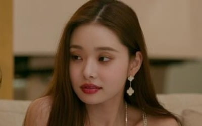 송지아 짝퉁 착용→피부색 논란, 흥행에 가려진 넷플릭스의 허술한 민낯 [TEN스타필드]