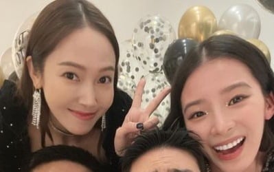 제시카, 아이린과 지인 생일 파티 참석…♥타일러권 없어도 행복 미소 [TEN ★]