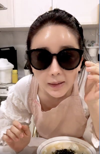 함소원, 쌍꺼풀 재수술 받고 등장…"큰 일은 아니다" [TEN★]