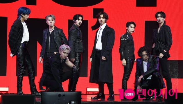 [TEN 포토] 펜타곤 '카멜레온 같은 무대'
