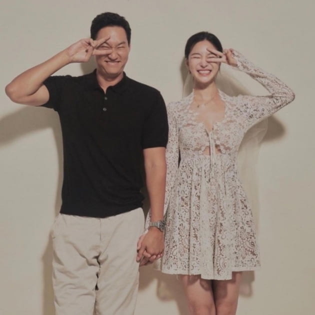 "우리 닮은 듯?" 김윤지, ♥최우성과 열손가락 손깍지…새어나오는 웃음  [TEN★]