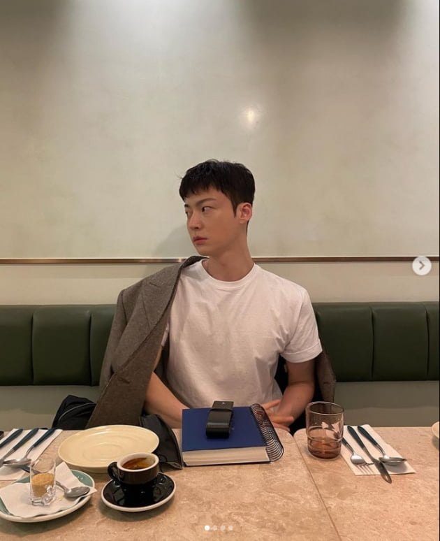 안재현, 소년 같은 모습...팬 "점점 더 잘생겨지는 듯"[TEN★]