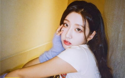 정예인, 러블리즈 청순美 벗었다…솔로 데뷔에 쏠리는 기대