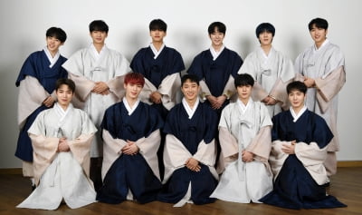 [TEN 포토] 오메가엑스 '꽃도령들이 설 인사드려요'