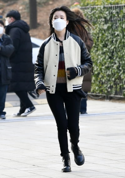[TEN 포토] 한효주 '생머리 휘날리며~'