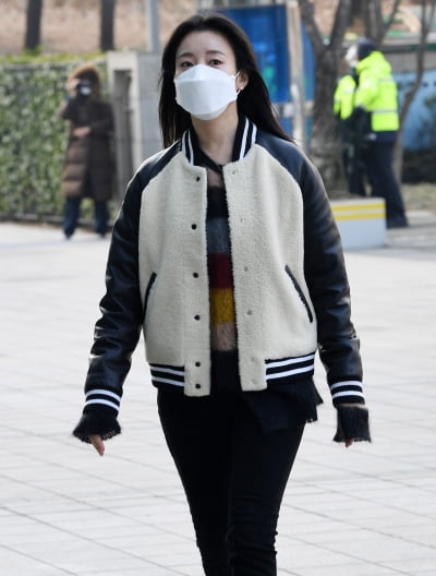 [TEN 포토] 한효주 '미모에 봄이 왔네'