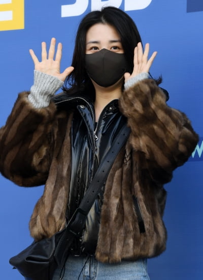 [TEN 포토] 박하선 '얼음도 녹일듯한 인사'