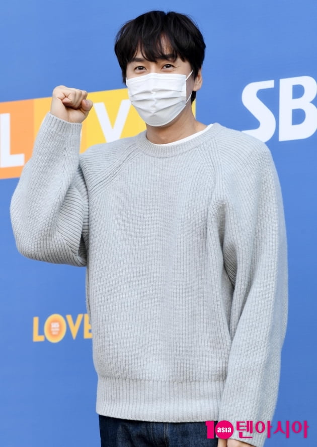[TEN 포토] 이광수 '힘찬 파이팅!'