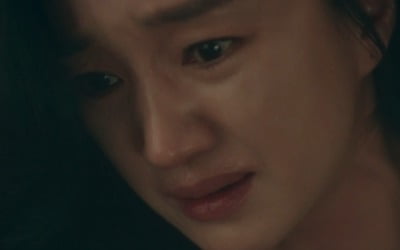 [종합] 수애, 이이담에 무릎 꿇었다 "너처럼 살기 싫어…사라져줘"('공작도시')