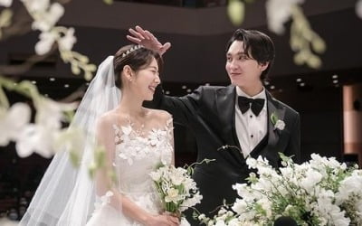 박신혜, ♥최태준 장난에 행복 미소…부케로 가린 D라인 [TEN★]