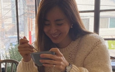 한채아X한그루, 애엄마들의 브런치 타임…밥 먹는 모습도 청순 [TEN★]