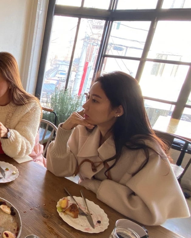 한채아X한그루, 애엄마들의 브런치 타임…밥 먹는 모습도 청순 [TEN★]
