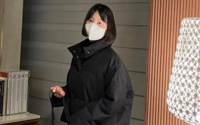 '검사♥' 한지혜, 옷은 시크한데 헤어는 단발…귀여운 시골소녀 느낌 [TEN★]