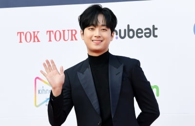 [TEN 포토] 이찬원 '미소년 꽃미소'