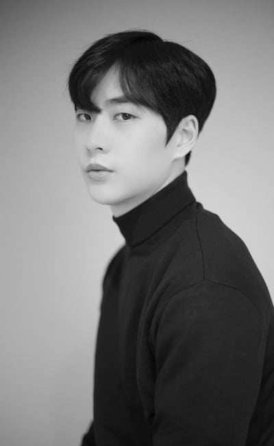 [TEN피플] "이병헌과 눈 마주치는 그날까지"…이충곤, MZ세대 사로잡은 '픽고'의 나쁜 남자