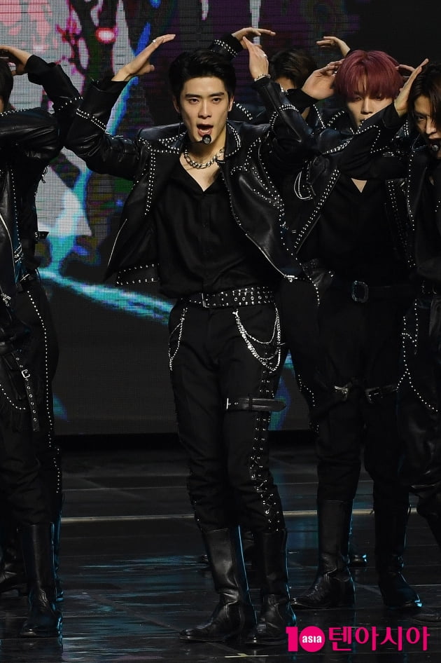 [TEN 포토] NCT127 재현 '섹시한 손짓'