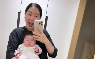 '세 쌍둥이 맘' 황신영 막내딸, 벌써부터 끼가 철철…엄마 닮아 깜찍해 [TEN★]