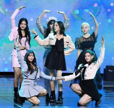 [TEN 포토] 스테이씨 '깜찍한 무대'
