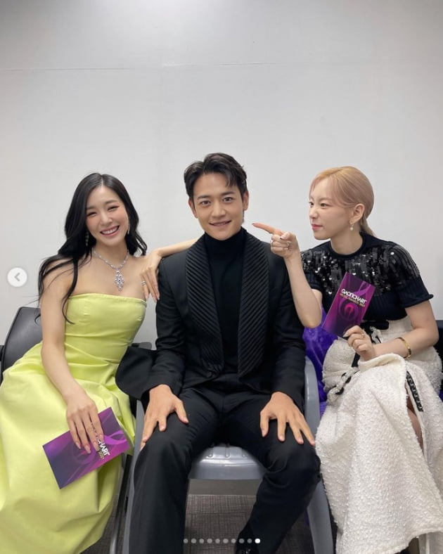 티파니 영, 태연-민호 깜찍하게 한 컷...시상식을 밝힌 선남선녀들[TEN★]