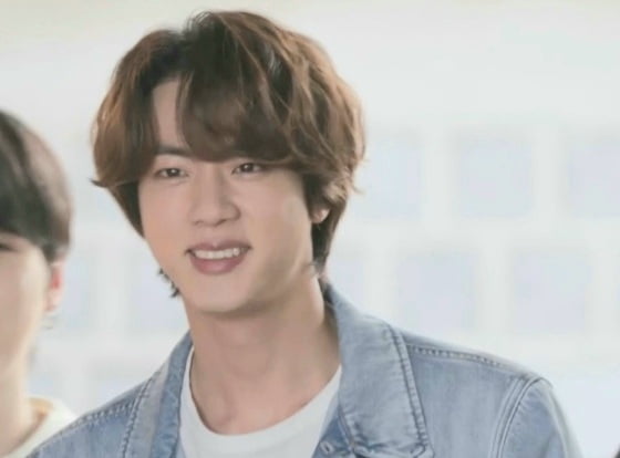 '유퀴즈'까지 '참치참치'... 방탄소년단 진 '슈퍼참치' 신드롬 국내 인기 예능·드라마도 접수