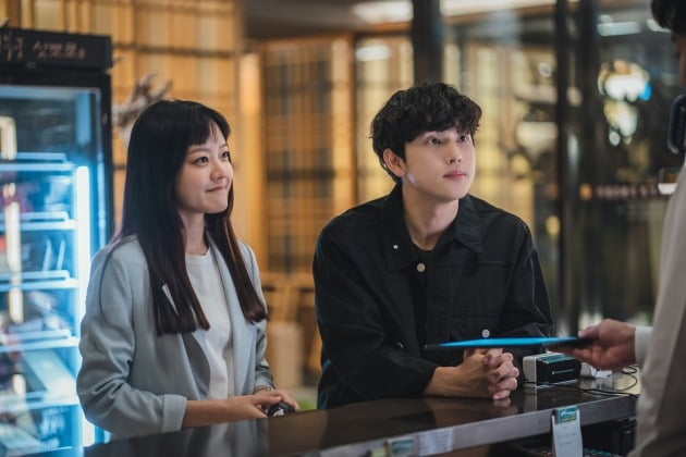 '트레이서' 스틸컷./사진제공=웨이브