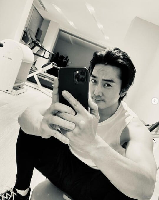 (사진=송승헌 SNS)