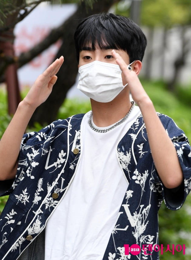 "판정 진짜 X같다"던 연변 출신 래퍼, 입장 바꿔 "中은 내 나라. 욕 화난다"