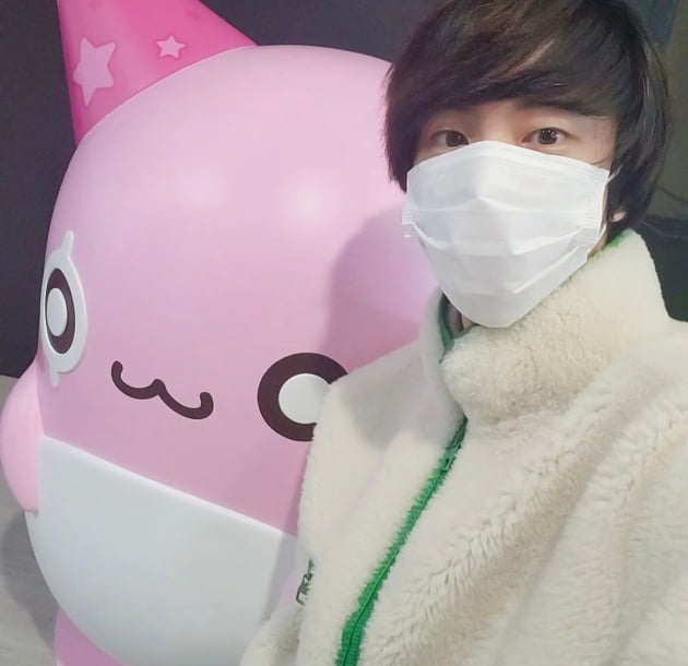 '비주얼킹' 방탄소년단 진의 설맞이 셀카와 다정한 설 인사