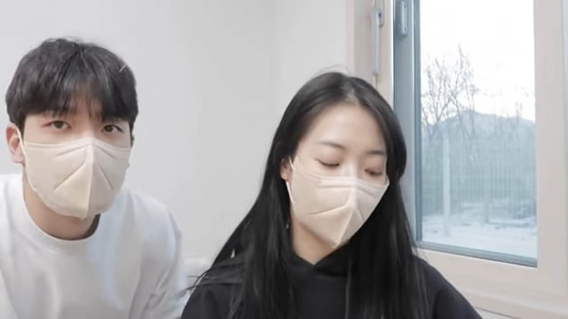 [종합] '싱글맘' 배수진, ♥남친과 새집 단장 중 초밀착 포옹→가구 쇼핑도 함께 [TEN★]