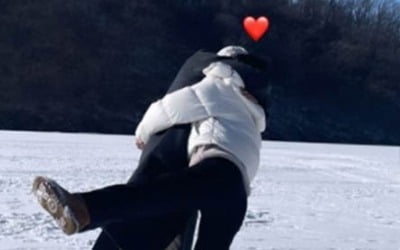 '최우성♥' 김윤지, 설원 위에서 깨 쏟아지는 새댁…사촌동생 강지영과 돈독 [TEN★]