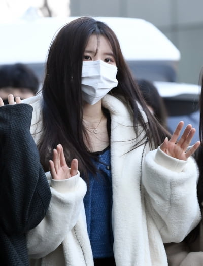 [TEN 포토] 프로미스나인 송하영 '라디오에서 만나요'