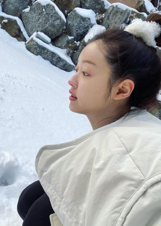 "붕어빵 먹고 싶다"…오마이걸 유아, 합성인가? 놀라운 11자 바비인형 다리 [TEN★]