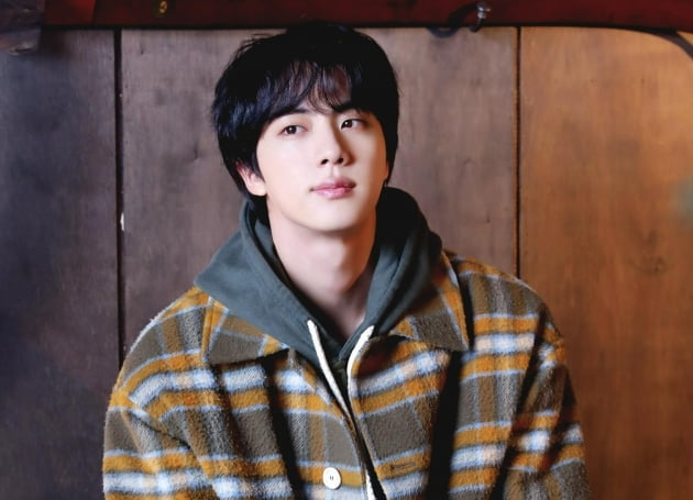 방탄소년단 진, ‘Yours’ 한국 솔로 가수 최초·유일·최장 빌보드 '핫 트렌딩 송 주간 차트' 진입