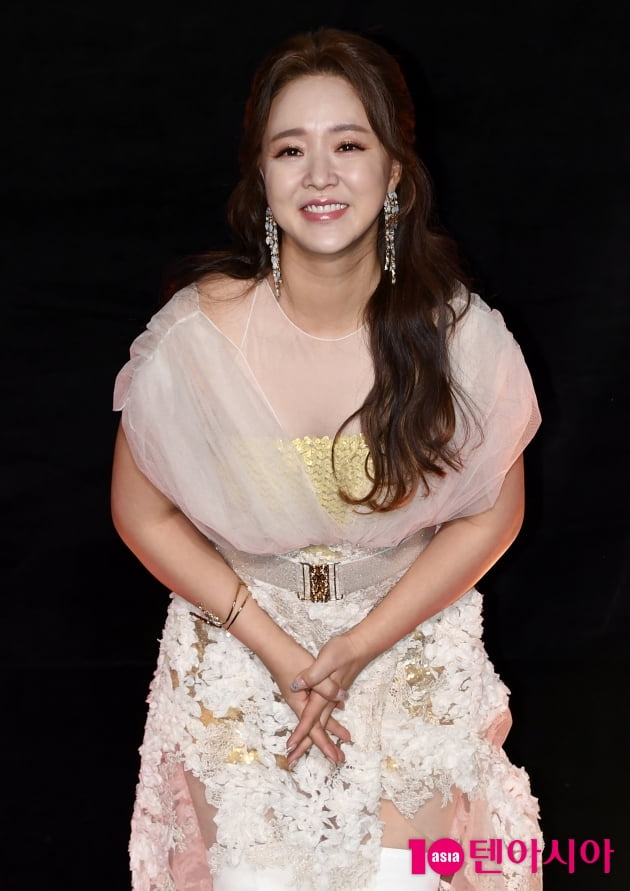 [TEN 포토] 금잔디 '데뷔 20주년 감사합니다'