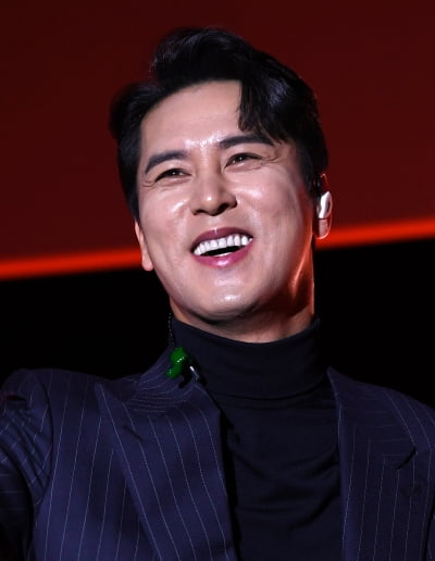 [TEN 포토] 장민호 '스윗한 미소'