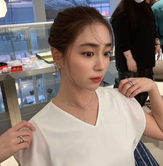 '이병헌♥' 이민정, 이 미모면 설날 구웠던 전도 놀라겠네…자기주장 강한 이목구비 [TEN★]