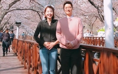 소이현♥인교진, 이때가 벌써 언제적…벚꽃놀이 하며 달달 "봄 기다려지는데" [TEN★]