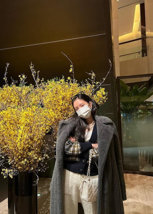 "봄이 오나 봄"…손나은, 노랑노랑 꽃 보다 화사해 [TEN★]