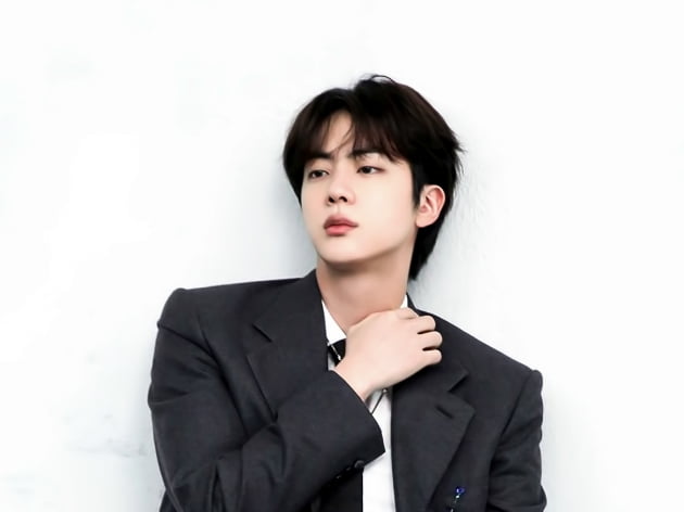 방탄소년단 진을 '1월의 자랑과 행복'으로 꼽은 GQ 에디터