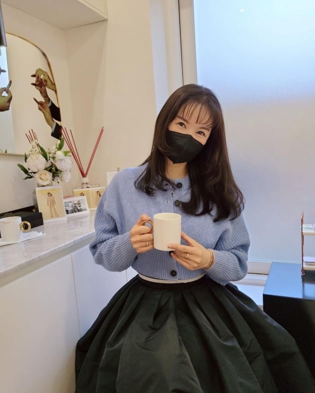 장영란♥한창, 한방병원에서도 밀착 애정표현…떨어질 줄 모르는 부부 [TEN★]