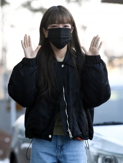 [TEN 포토] 노정의 '라디오 왔어요'
