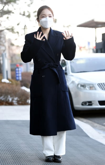 [TEN 포토] 박진주 '사랑스러운 양손인사'