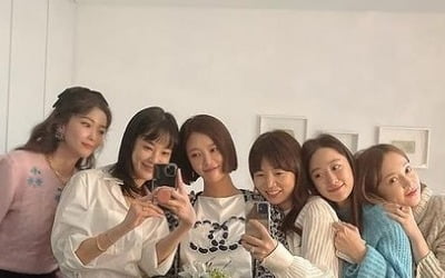 '이영돈♥' 황정음, 먹덧 폭발 때문?…꽃다발로 가려지지 않는 D라인[TEN★]