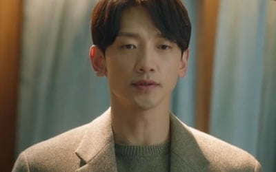 [종합] 정지훈X김범, 의료사고 냈다…수술 중 풀린 빙의에 혼비백산('고스트 닥터')