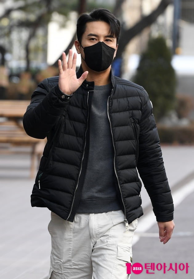 [TEN 포토] 장민호 '오늘도 열일중'