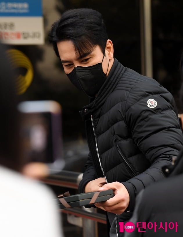 [TEN 포토] 장민호 '팬에게 받은 소중한 선물'